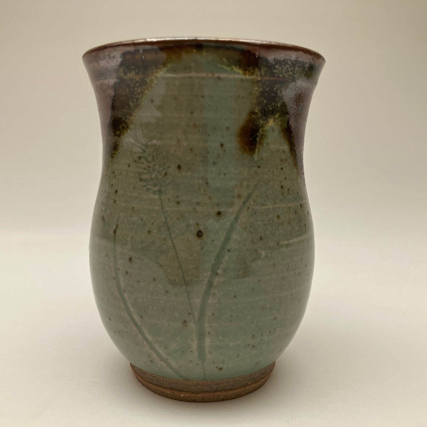 Small Curvy Mug With Grasses