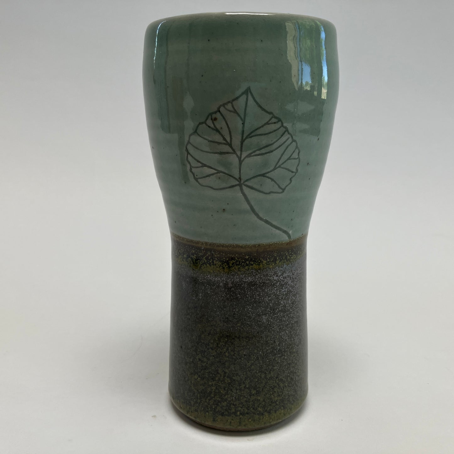 Pint Glass with Leaf Design