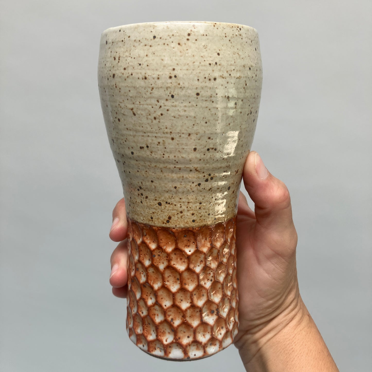 Pint With Honeycomb Texture