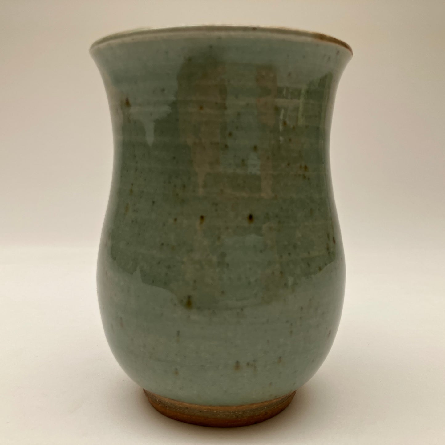 Small Curvy Mug in Celadon