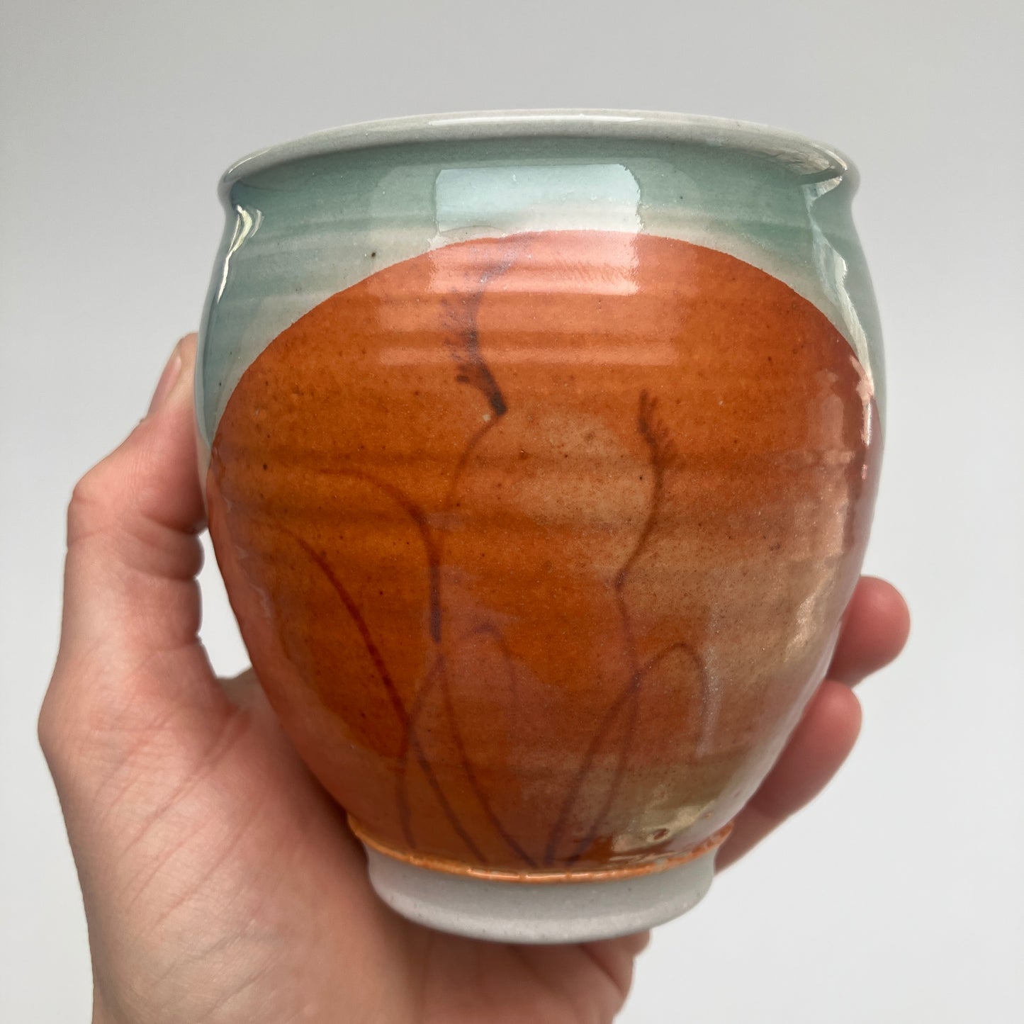 Round Mug With Grasses