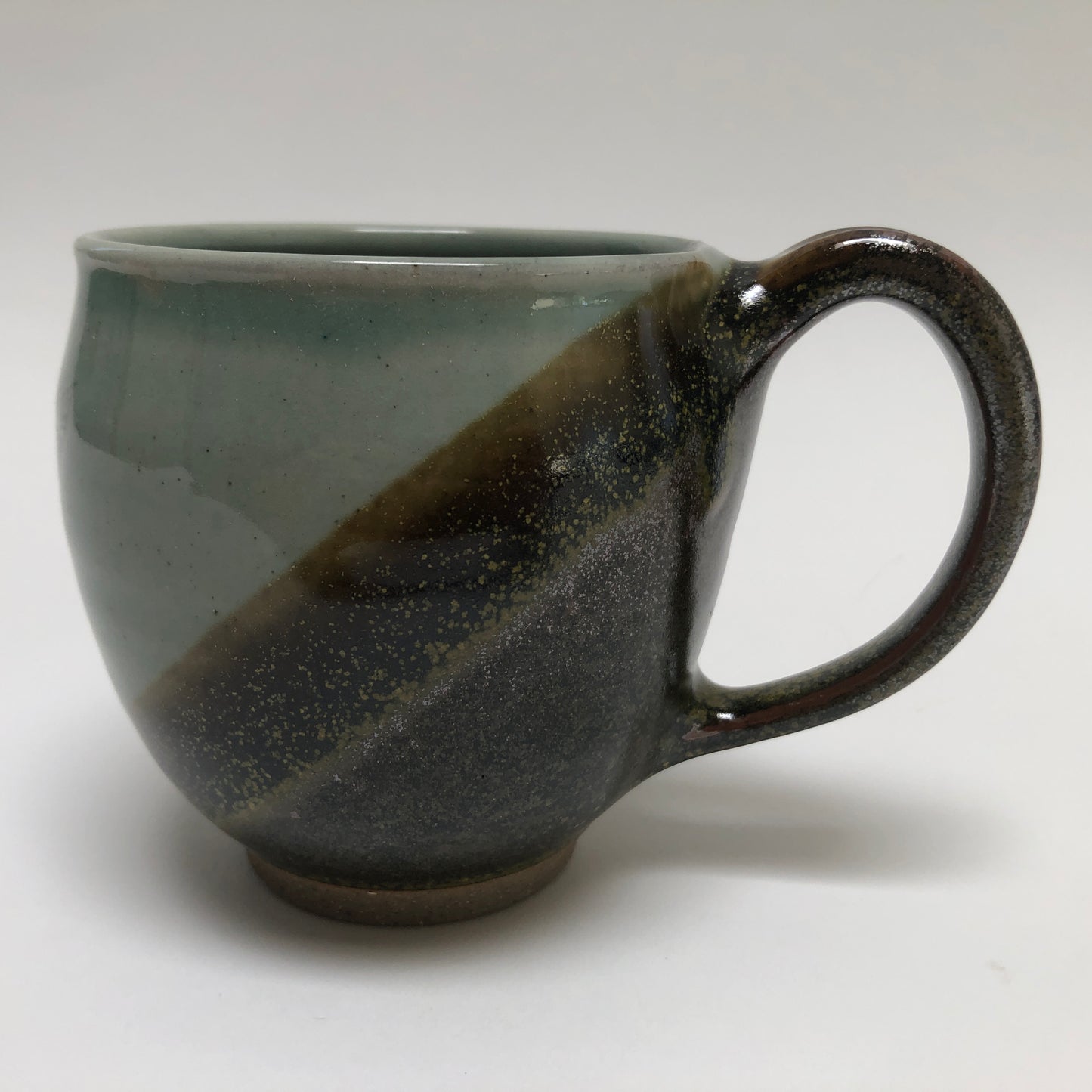 Round Mug With Feather