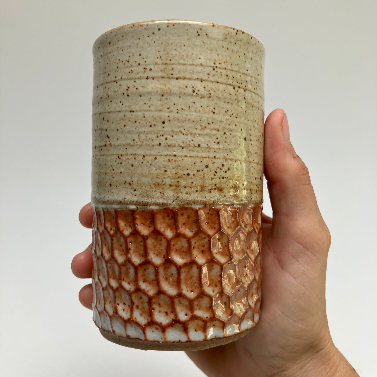 Tumbler With Leaf and Hexagon Texture