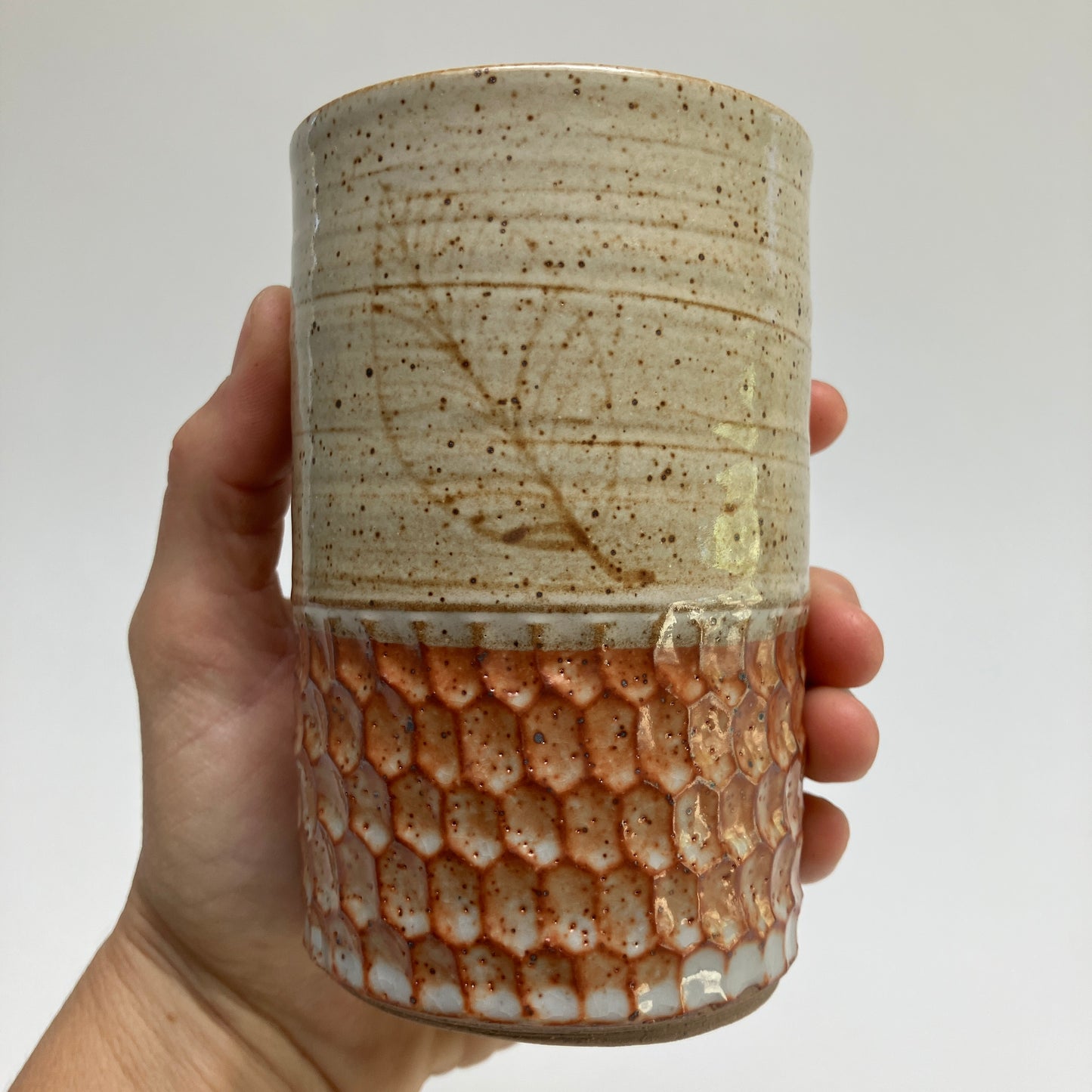 Tumbler With Leaf and Hexagon Texture