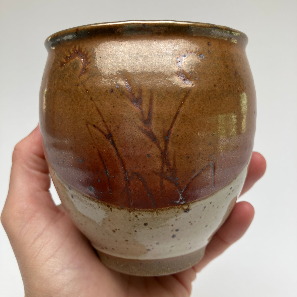 Round Mug With Grasses