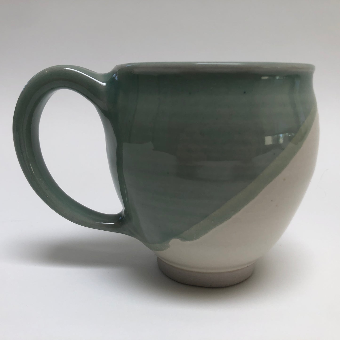 Round Mug With Feather