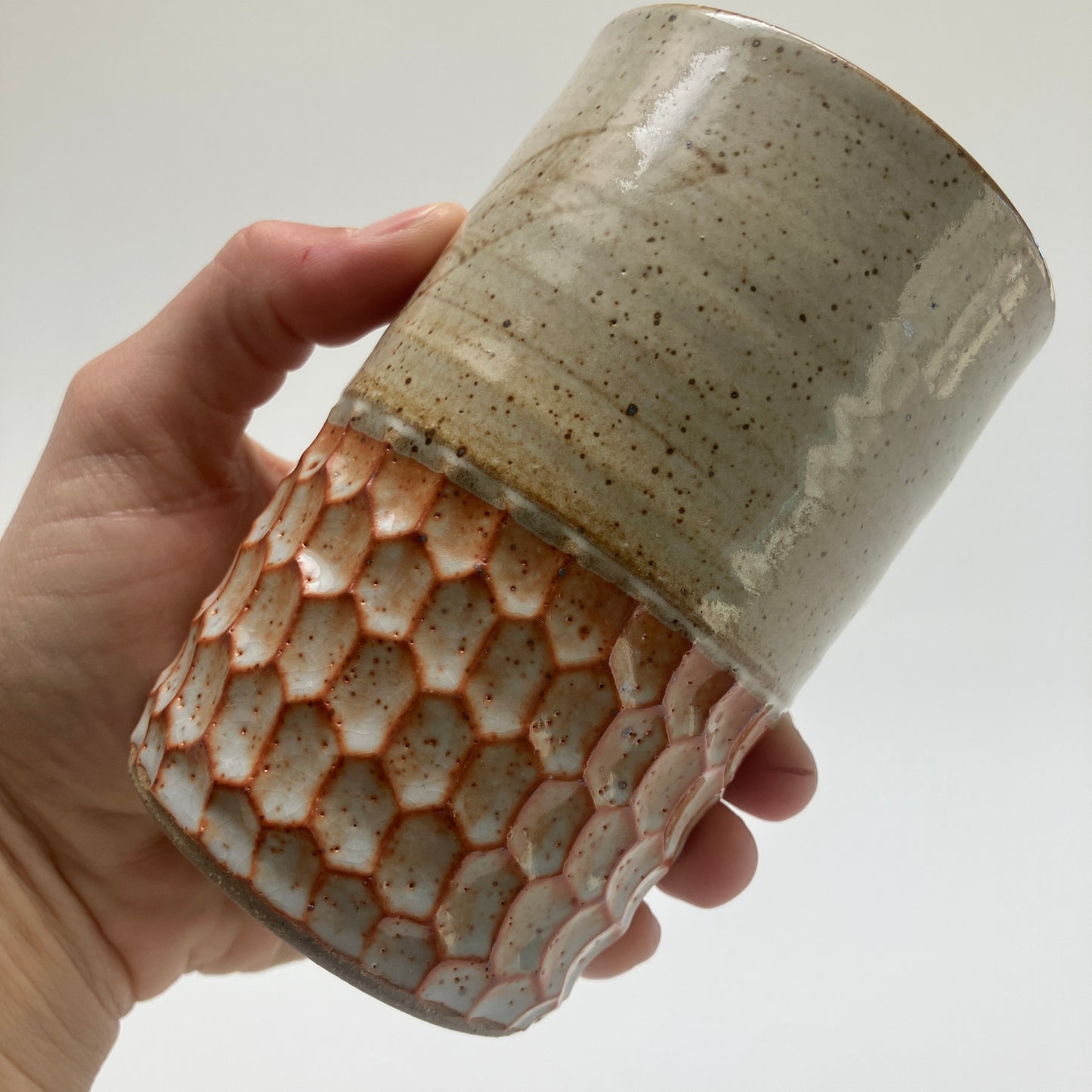 Tumbler With Feather and Hexagon Texture