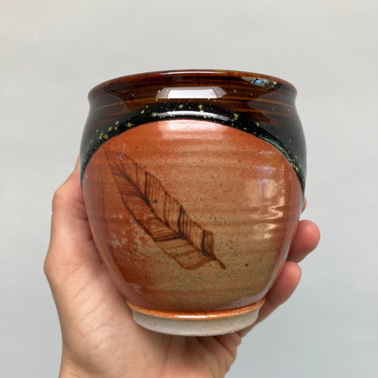 Round Mug With Feather