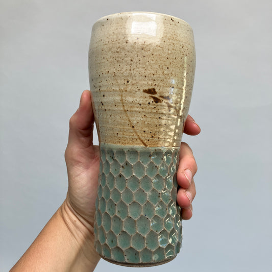 Pint with Wheat and Honeycomb Texture